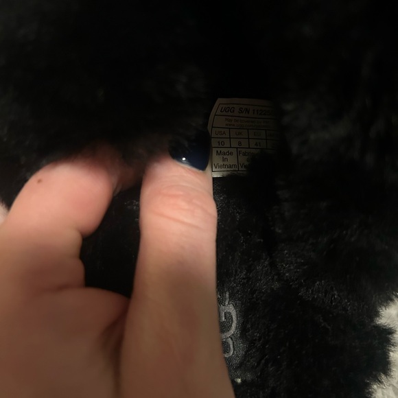 UGG Black Women's Slippers - Picture 7 of 9